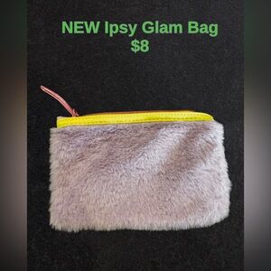 NEW Ipsy Glam Bag